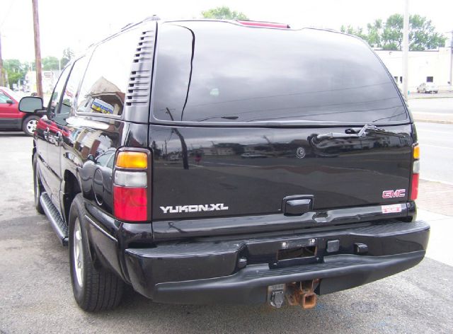 2005 GMC Yukon XL Quattro Manual 3.