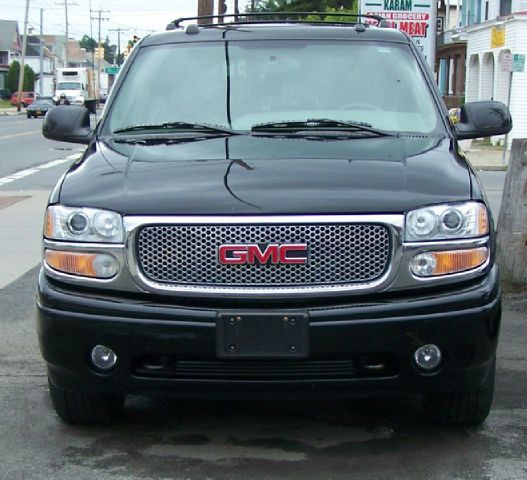 2005 GMC Yukon XL Quattro Manual 3.