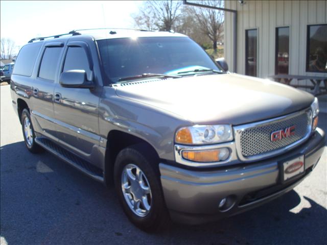 2005 GMC Yukon XL EX Sedan 4D