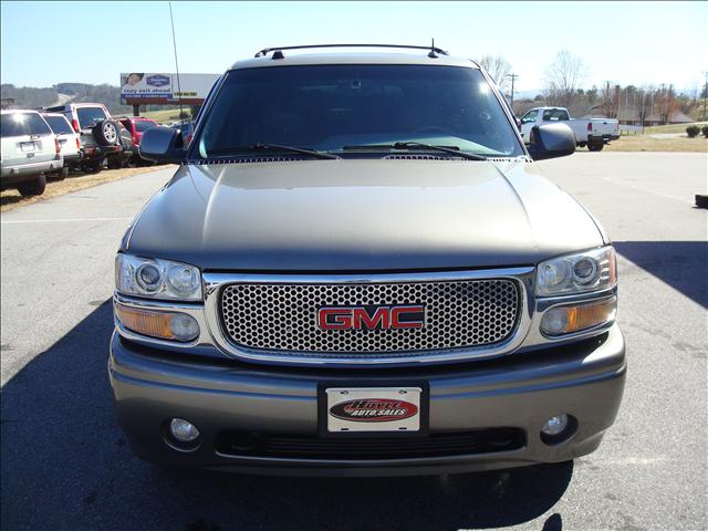 2005 GMC Yukon XL EX Sedan 4D