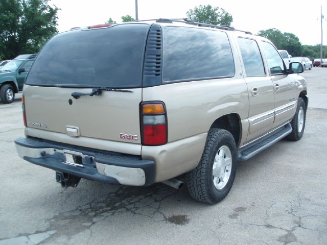 2005 GMC Yukon XL C350 4dr Sdn 3.5L Sport RWD Sedan