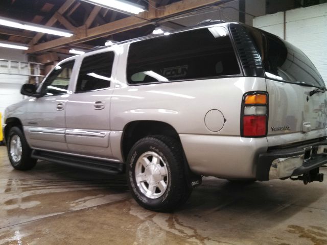 2005 GMC Yukon XL C350 4dr Sdn 3.5L Sport RWD Sedan