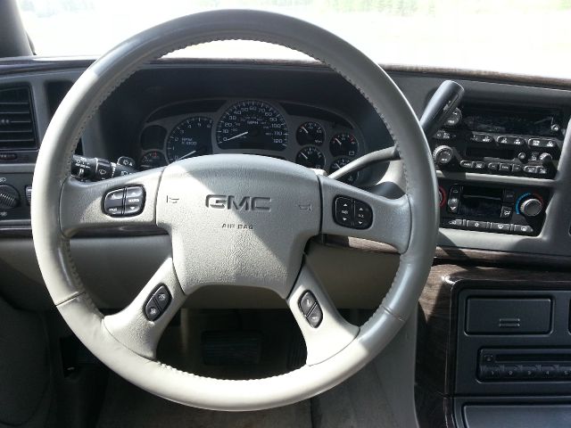 2005 GMC Yukon XL Sport 4WD