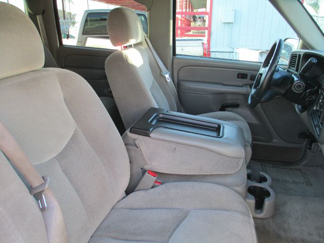 2005 GMC Yukon XL C350 4dr Sdn 3.5L Sport RWD Sedan