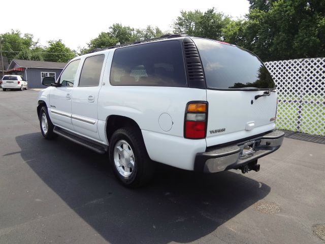 2005 GMC Yukon XL Luxury W/ Navi, Resrearcam