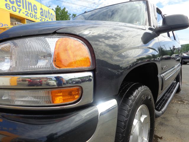 2005 GMC Yukon XL SLT