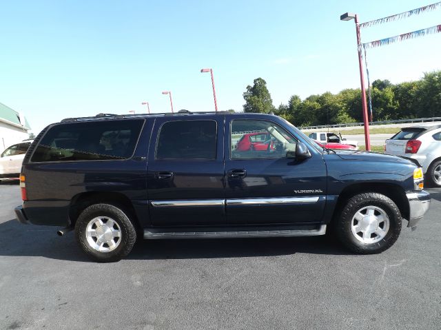 2005 GMC Yukon XL C350 4dr Sdn 3.5L Sport RWD Sedan