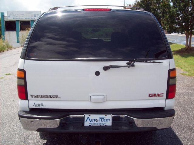 2005 GMC Yukon XL C350 4dr Sdn 3.5L Sport RWD Sedan