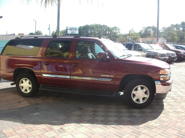 2005 GMC Yukon XL C350 4dr Sdn 3.5L Sport RWD Sedan