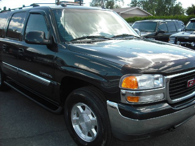 2005 GMC Yukon XL Ext Cab 125.9 WB 2WD Work Tru