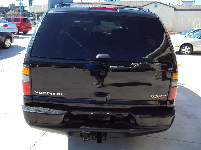 2005 GMC Yukon XL Quattro 3.0 Convertible