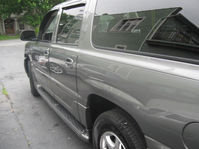 2005 GMC Yukon XL Base