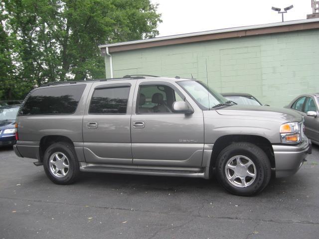 2005 GMC Yukon XL Base