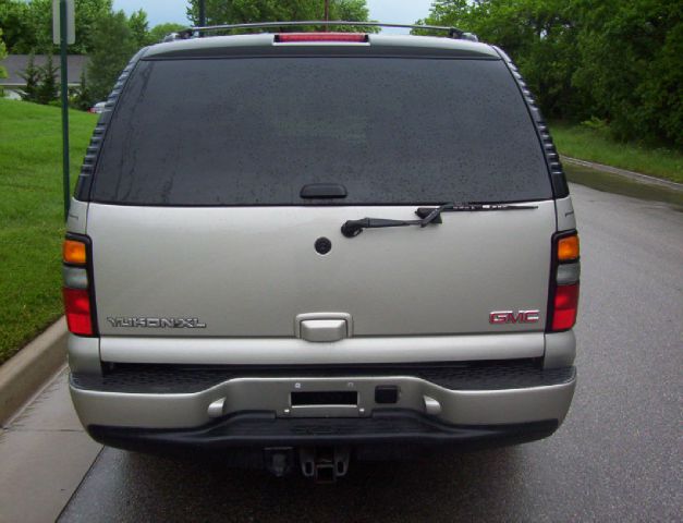 2006 GMC Yukon XL SXT Van