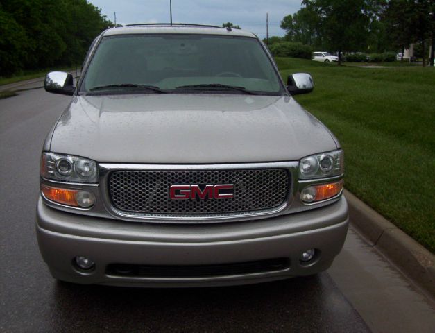 2006 GMC Yukon XL SXT Van