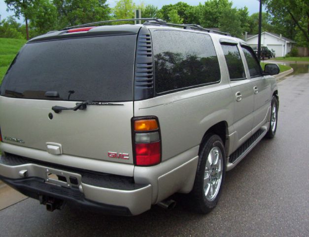 2006 GMC Yukon XL SXT Van