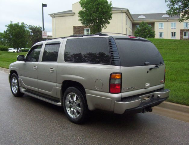 2006 GMC Yukon XL SXT Van