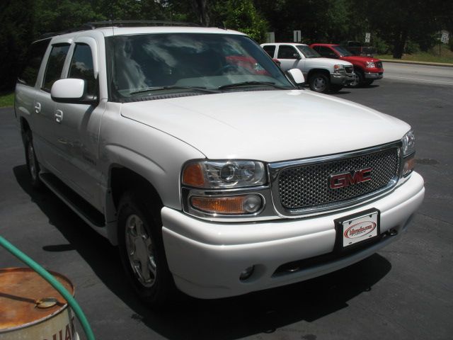 2006 GMC Yukon XL SXT Van