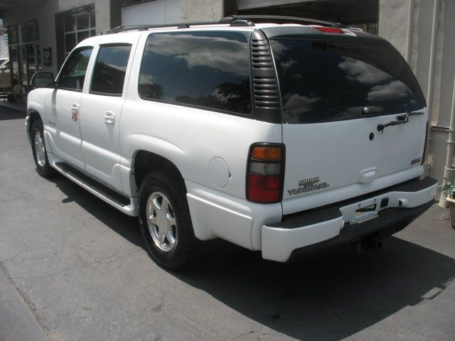 2006 GMC Yukon XL SXT Van