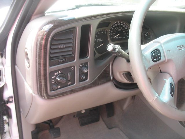 2006 GMC Yukon XL SXT Van