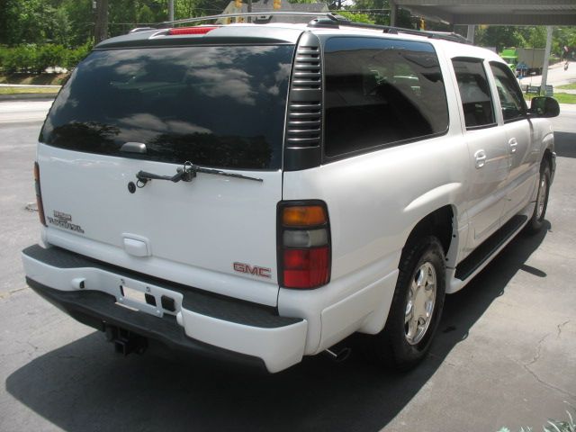 2006 GMC Yukon XL SXT Van