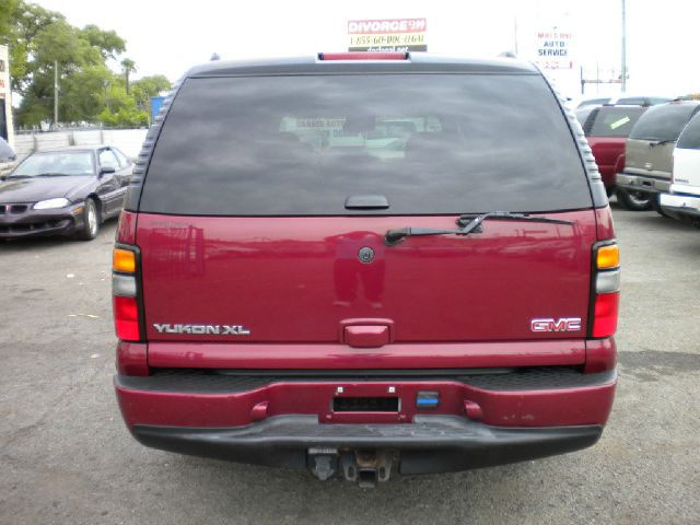 2006 GMC Yukon XL SXT Van