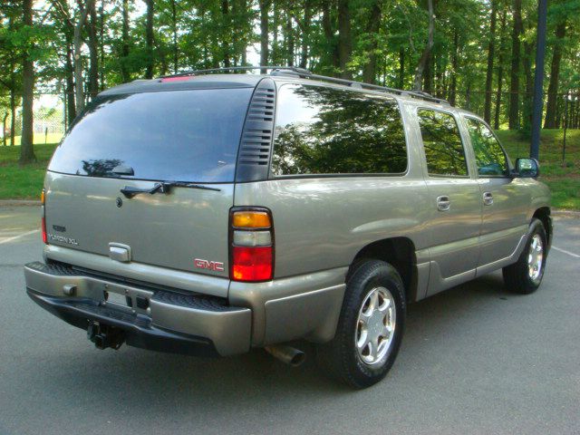 2006 GMC Yukon XL SXT Van