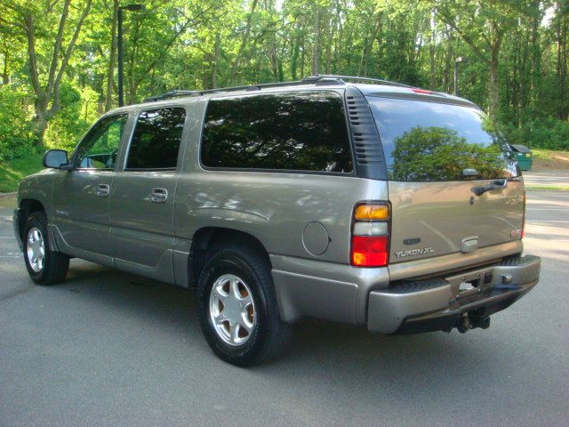 2006 GMC Yukon XL SXT Van