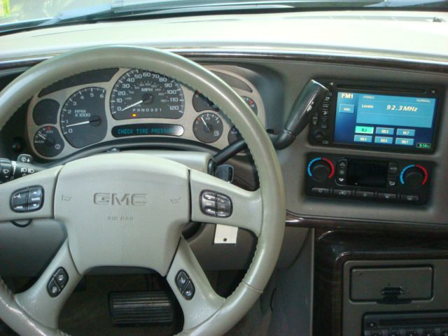 2006 GMC Yukon XL SXT Van