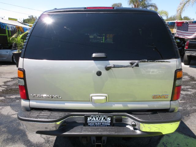 2006 GMC Yukon XL Lariat/ 4 Wheel Drive