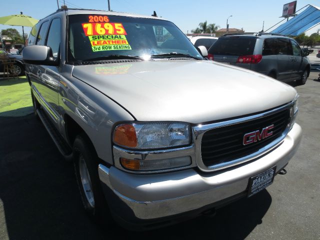 2006 GMC Yukon XL Lariat/ 4 Wheel Drive