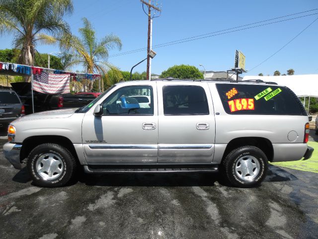 2006 GMC Yukon XL Lariat/ 4 Wheel Drive