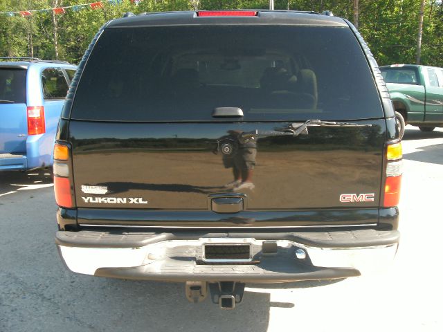 2006 GMC Yukon XL Lariat/ 4 Wheel Drive