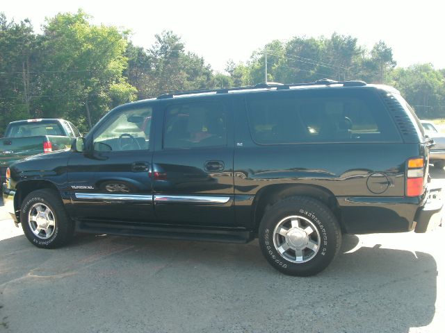 2006 GMC Yukon XL Lariat/ 4 Wheel Drive