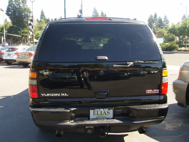 2006 GMC Yukon XL SXT Van