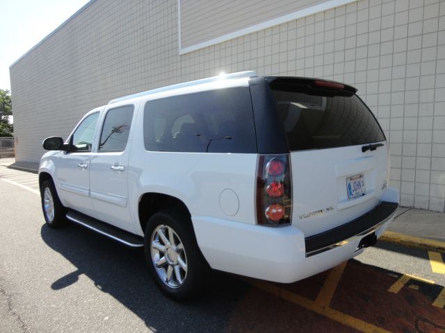 2007 GMC Yukon XL RWD V6