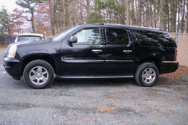 2007 GMC Yukon XL EX Sedan 4D