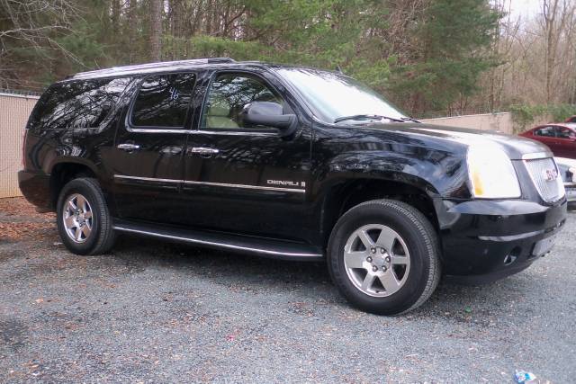 2007 GMC Yukon XL EX Sedan 4D