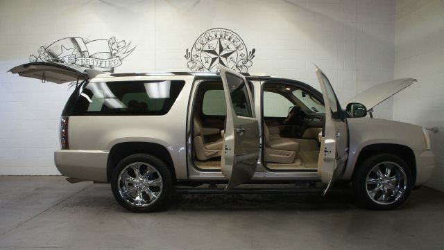 2007 GMC Yukon XL SXT Van