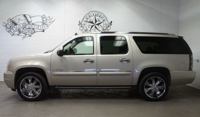 2007 GMC Yukon XL SXT Van