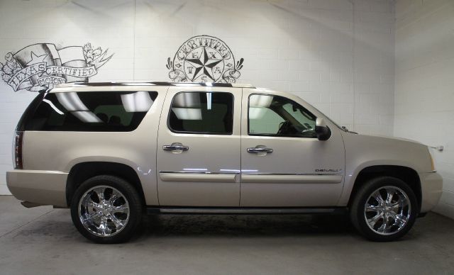 2007 GMC Yukon XL SXT Van