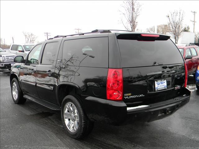 2007 GMC Yukon XL 4DR WGN I4 LX