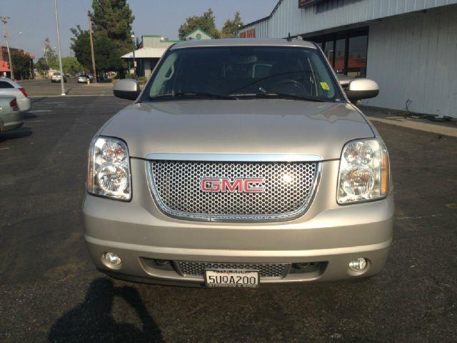 2007 GMC Yukon XL SXT Van