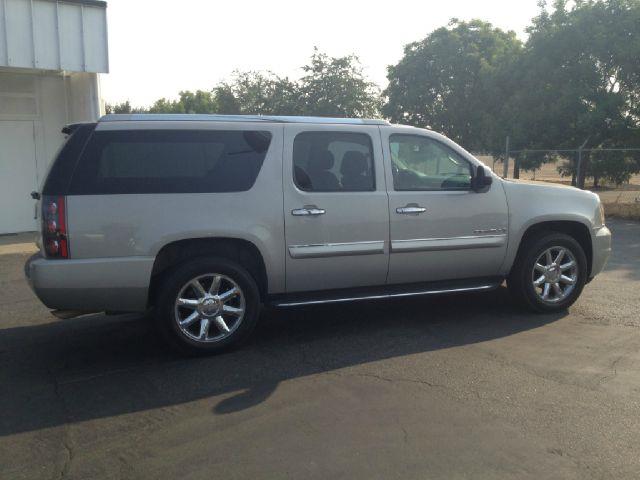 2007 GMC Yukon XL SXT Van