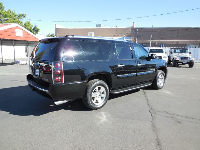 2007 GMC Yukon XL SXT Van