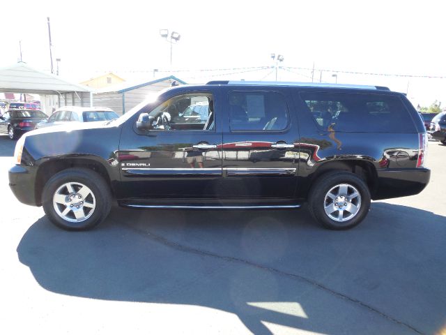 2007 GMC Yukon XL SXT Van