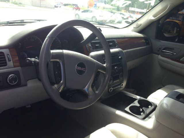 2007 GMC Yukon XL V-12