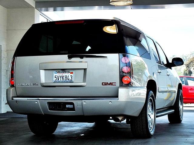 2007 GMC Yukon XL EX Sedan 4D