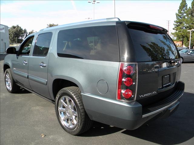 2007 GMC Yukon XL C300 Sport