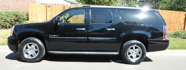 2007 GMC Yukon XL SXT Van